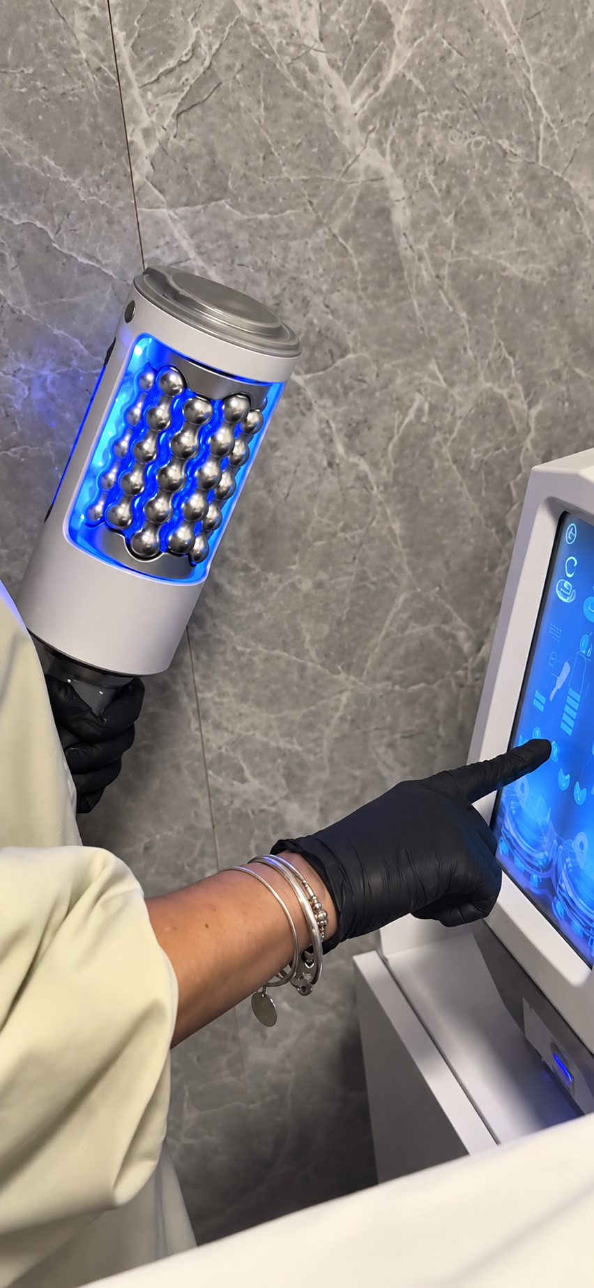 Equipo real de microvibración compresiva con tecnología de esferas en Body Montevideo